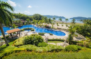 2 piscinas al aire libre