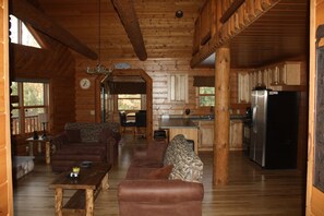 Smart-TV, Kamin, DVD-Player, Tischfußball