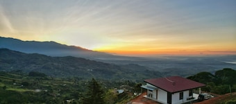 A single-family home w/ a serene view. Nonsmoking and pet-friendly environment.