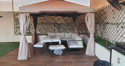 Charming 2-bedroom villa with Swimming pool, WiFi and AC in enchanting Shahrakan
