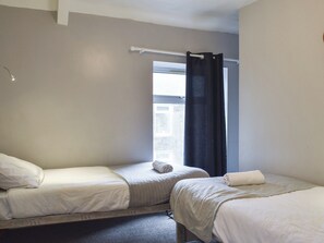 3 bedrooms, free WiFi, bed sheets