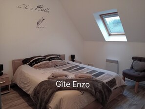 3 makuuhuonetta, silitysrauta/-lauta, vauvan matkasänky, ilmainen Wi-Fi