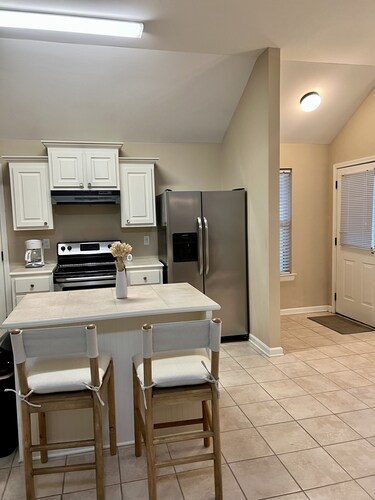 Secluded home in Quiet Neighborhood 3BR 2BA