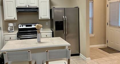 Secluded home in Quiet Neighborhood 3BR 2BA