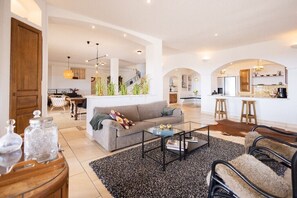 TV connectée, cheminée