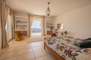 7 chambres, fer et planche à repasser, Wi-Fi, draps fournis