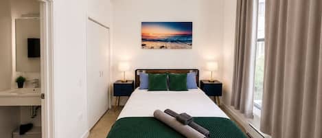 1 bedroom, desk, iron/ironing board, free WiFi