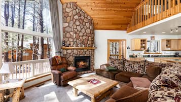 Smart-TV, Kamin, DVD-Player, Bücher