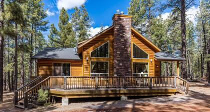 Experience Luxury near Williams & Grand Canyon: Your Cool Mountain Getaway!