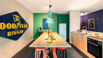 Kühlschrank, Ofen, Herdplatte, Geschirrspüler