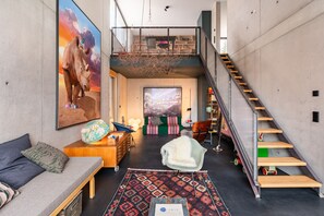 Smart TV, books - Cozy Art House for families and friends, urban, 150 sq with garden (Gundelfingen)