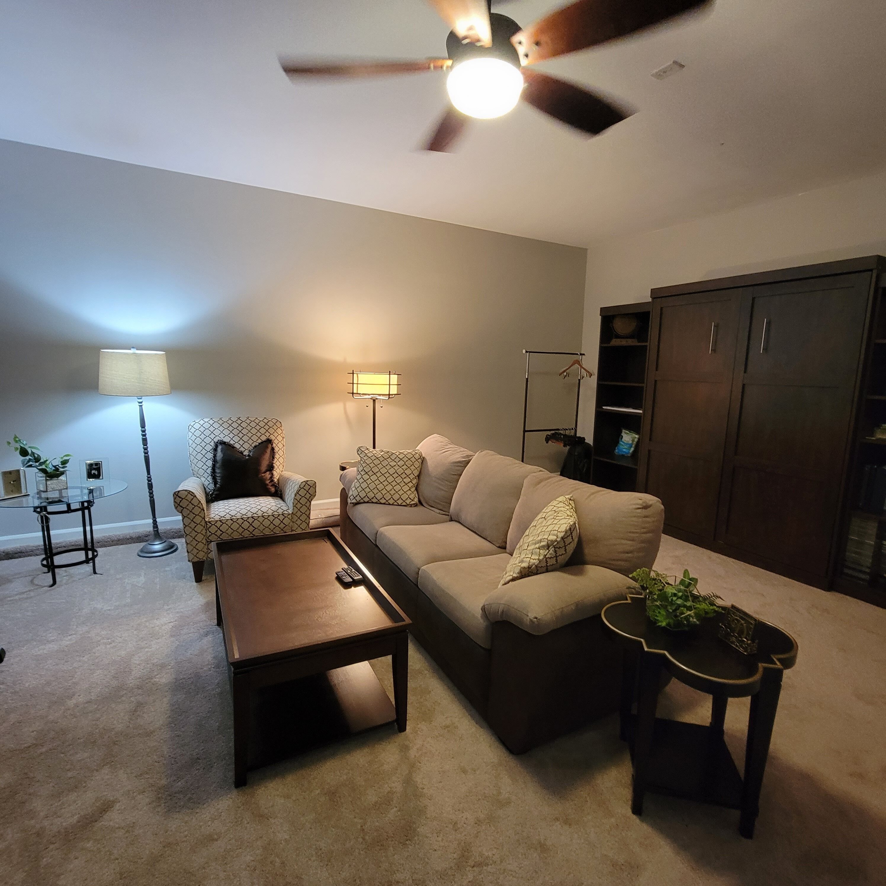 Super Clean and Comfortable Townhome - Sleeps 6 - Your Home Away From Home!