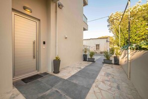 Property grounds - Hyacinthus Executive Suite 5 Min to BEACH (Kos)