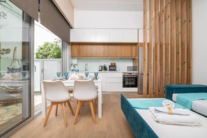 1 bedroom, iron/ironing board, free WiFi, bed sheets - Hyacinthus Executive Suite 5 Min to BEACH (Kos)