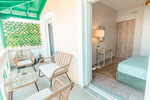 3 slaapkamers, een strijkplank/strijkijzer, gratis wifi, beddengoed