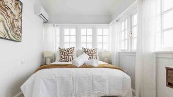 3 bedrooms, iron/ironing board, travel crib, WiFi