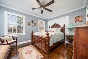 2 makuuhuonetta, silitysrauta/-lauta, ilmainen Wi-Fi, vuodevaatteet