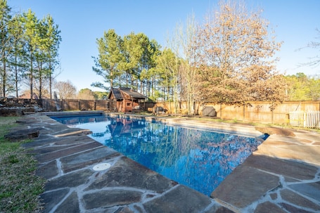 Pool. Dora`s Dutch Cottage, Charmer with Swimming Pool near Waterfall Hiking