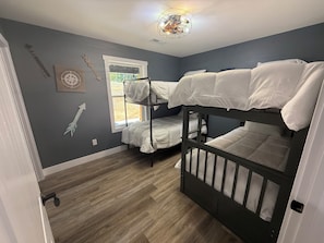 4 bedrooms, WiFi, bed sheets