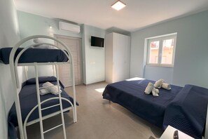 1 chambre, fer et planche à repasser, Wi-Fi, draps fournis