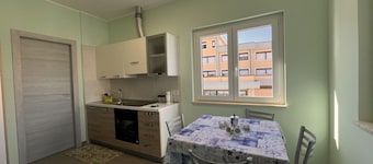 Gemütliche und moderne Wohnung, nur einen Steinwurf vom Meer entfernt