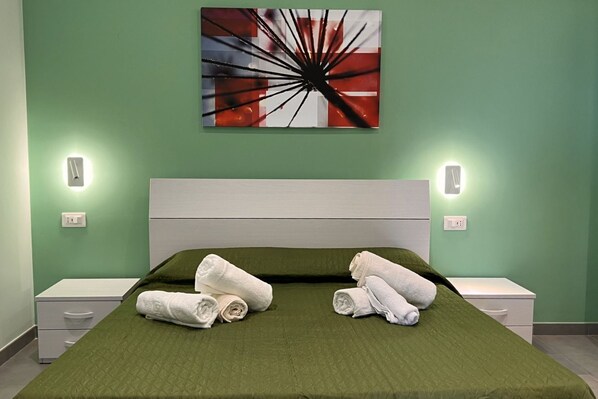 1 chambre, fer et planche à repasser, Wi-Fi, draps fournis