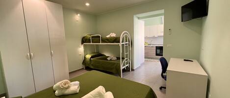 1 chambre, fer et planche à repasser, Wi-Fi, draps fournis