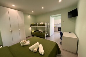 1 makuuhuone, silitysrauta/-lauta, Wi-Fi, vuodevaatteet