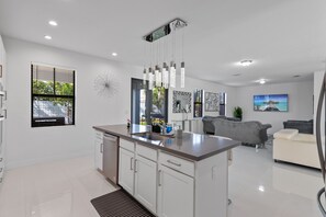 Interior - 4BR/4BTH Miami Oasis: Stylish Retreat w/ BBQ & Trampoline - Near Beach & Airport (Miami)