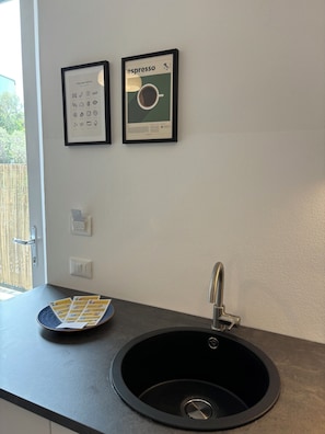 Studio | Yksityinen keittiö | Espressokone, vedenkeitin