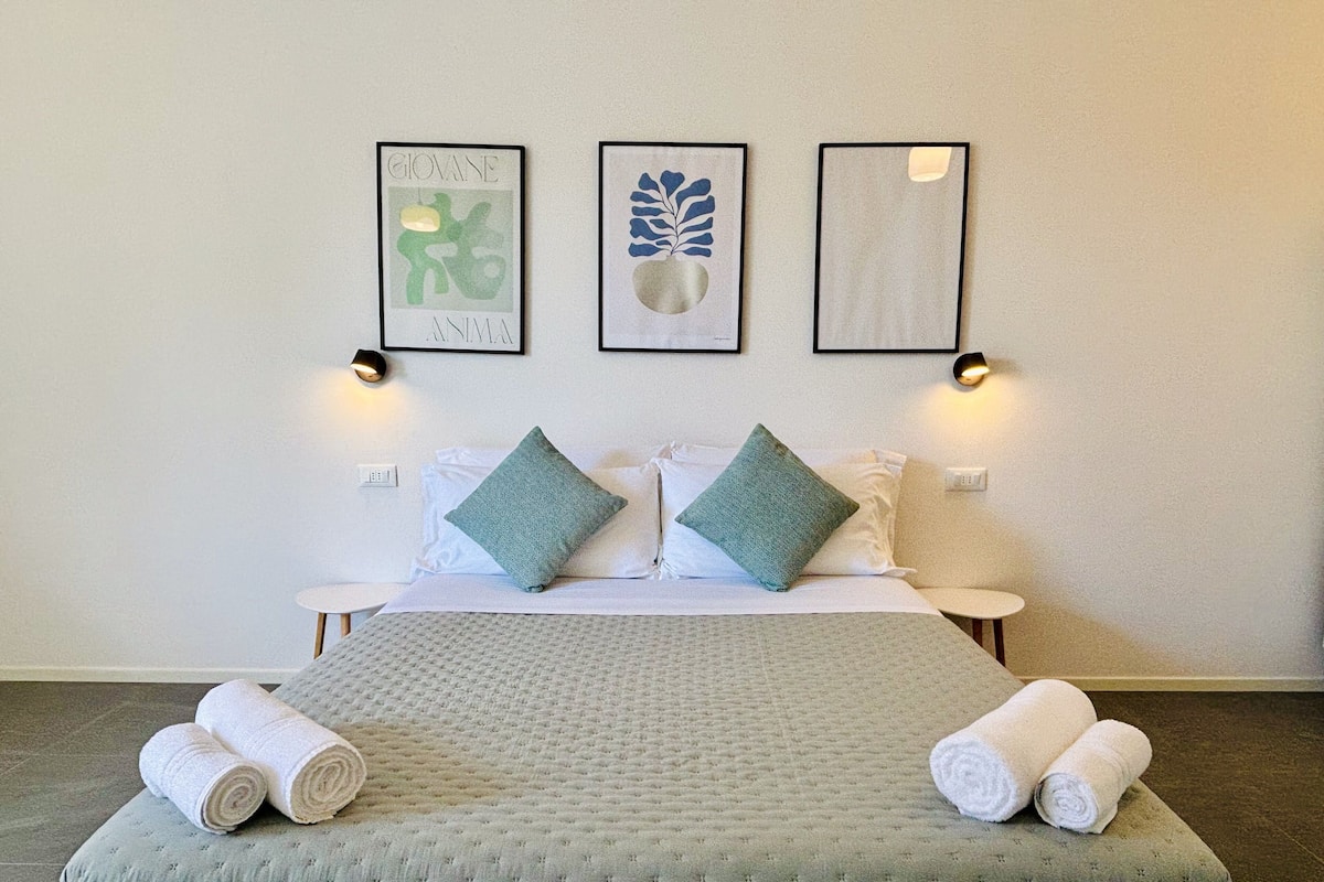 Studio | Luxe beddengoed, bedden met traagschuimmatras, individueel gedecoreerd