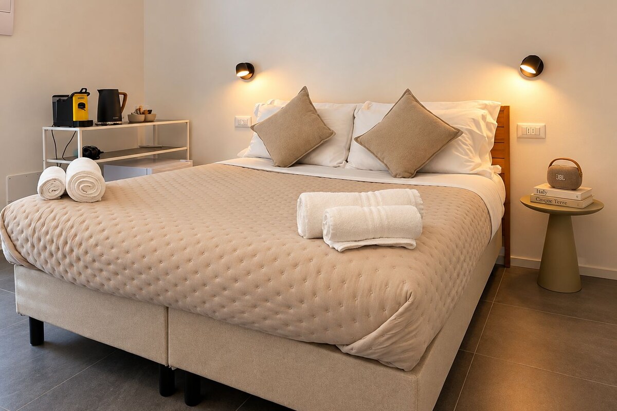 Comfort Room, Non Smoking, Garden View | Premium bedding, memory foam beds, desk, laptop workspace