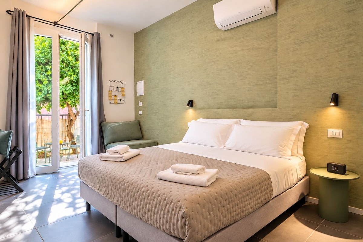 Exclusive Room | Premium bedding, memory foam beds, desk, laptop workspace