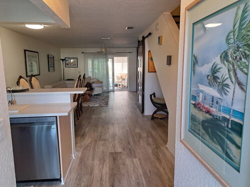 Charming 2-bedroom Townhouse on Hutchinson Island, with private beach access.