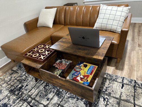 Entire house Spacious & Clean for 9.  Close To Everything! with WiFi