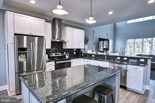 Dream getaway just 2 miles from Fenwick or OC beach.  5BR house sleeps up to 13