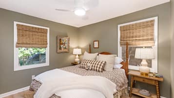 3 bedrooms, iron/ironing board, WiFi, bed sheets