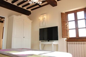 2 bedrooms, WiFi - 2 bedroom apartment in tuscany (Toscana)