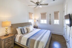 1 bedroom, iron/ironing board, WiFi, bed sheets - Starfish Carriage House (Rosemary Beach)