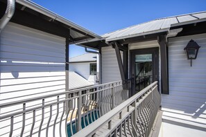 Property grounds - Starfish Carriage House (Rosemary Beach)