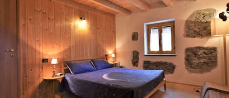 2 makuuhuonetta, silitysrauta/-lauta, Wi-Fi