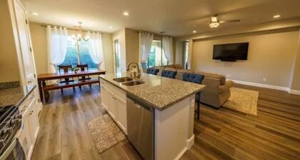 Wine Country, Clarkdale Luxury Full House Near Sedona with Parking