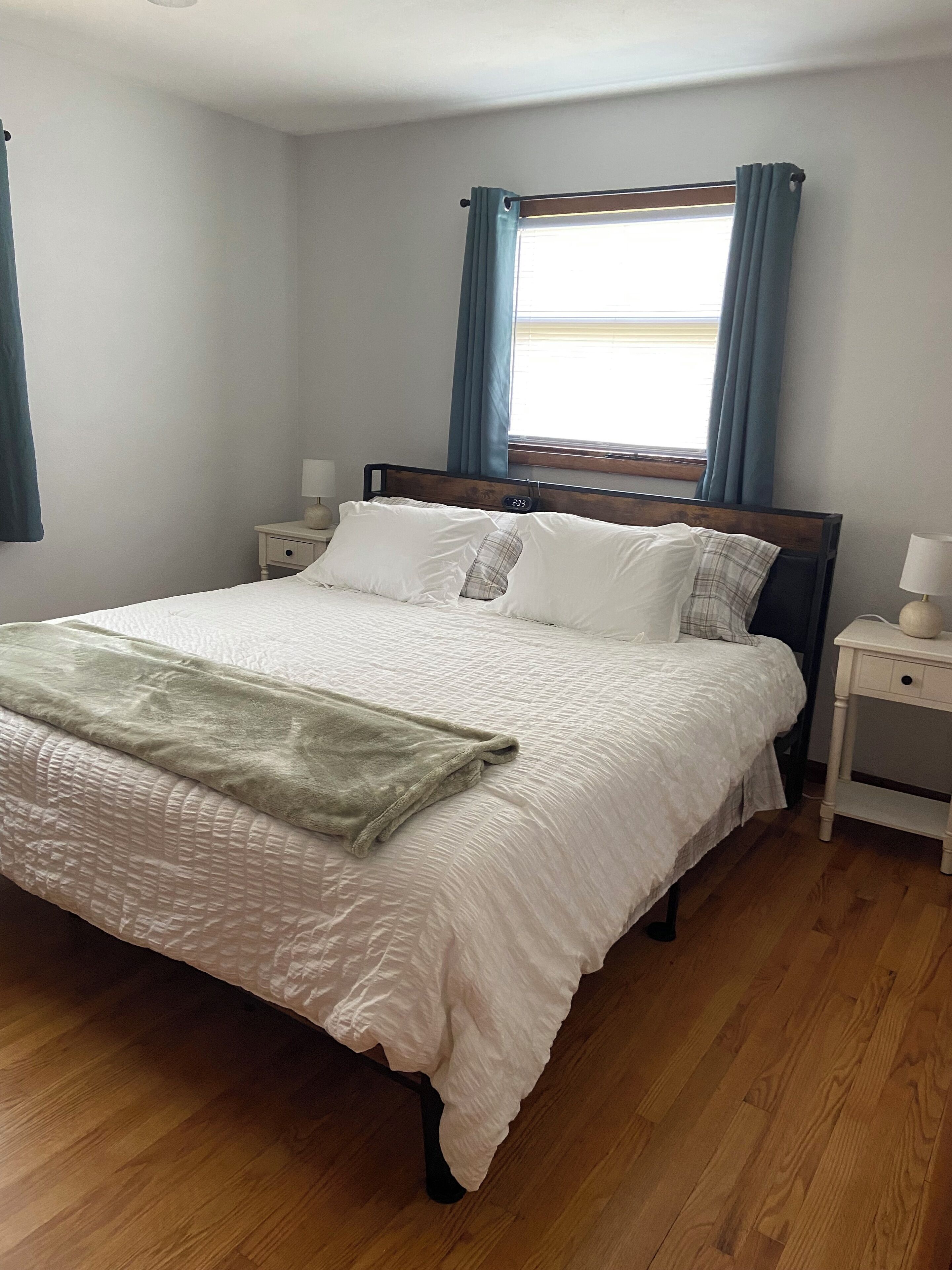 3 dormitorios, tabla de planchar con plancha, wifi gratis y ropa de cama