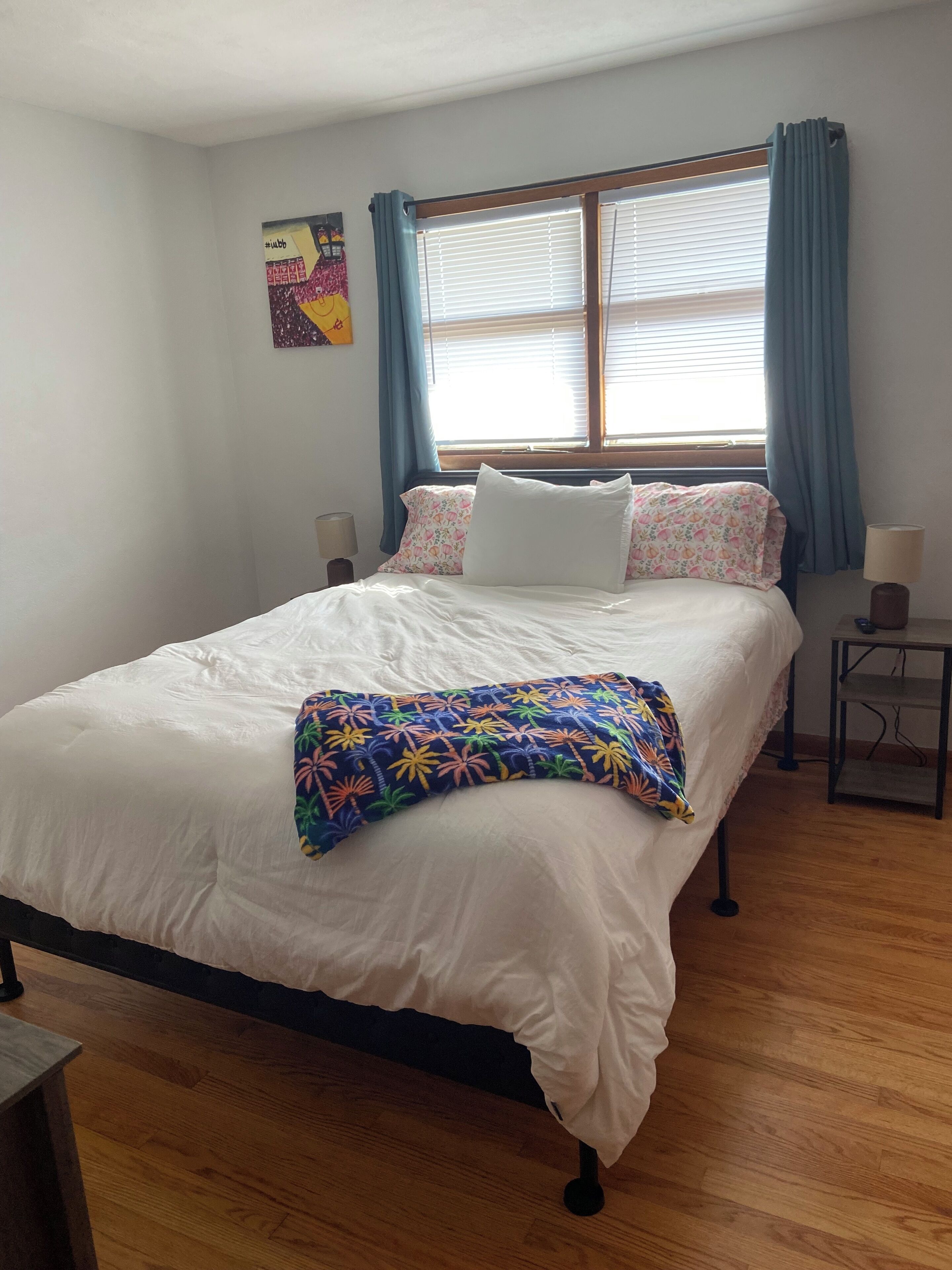 3 bedrooms, iron/ironing board, free WiFi, bed sheets