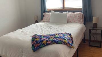 3 bedrooms, iron/ironing board, free WiFi, bed sheets