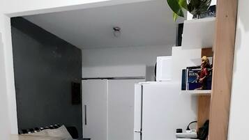 1 dormitorio, escritorio, tabla de planchar con plancha y wifi gratis