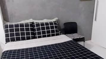 1 quarto, escrivaninha, ferros/tábuas de passar roupa, Wi-Fi de cortesia