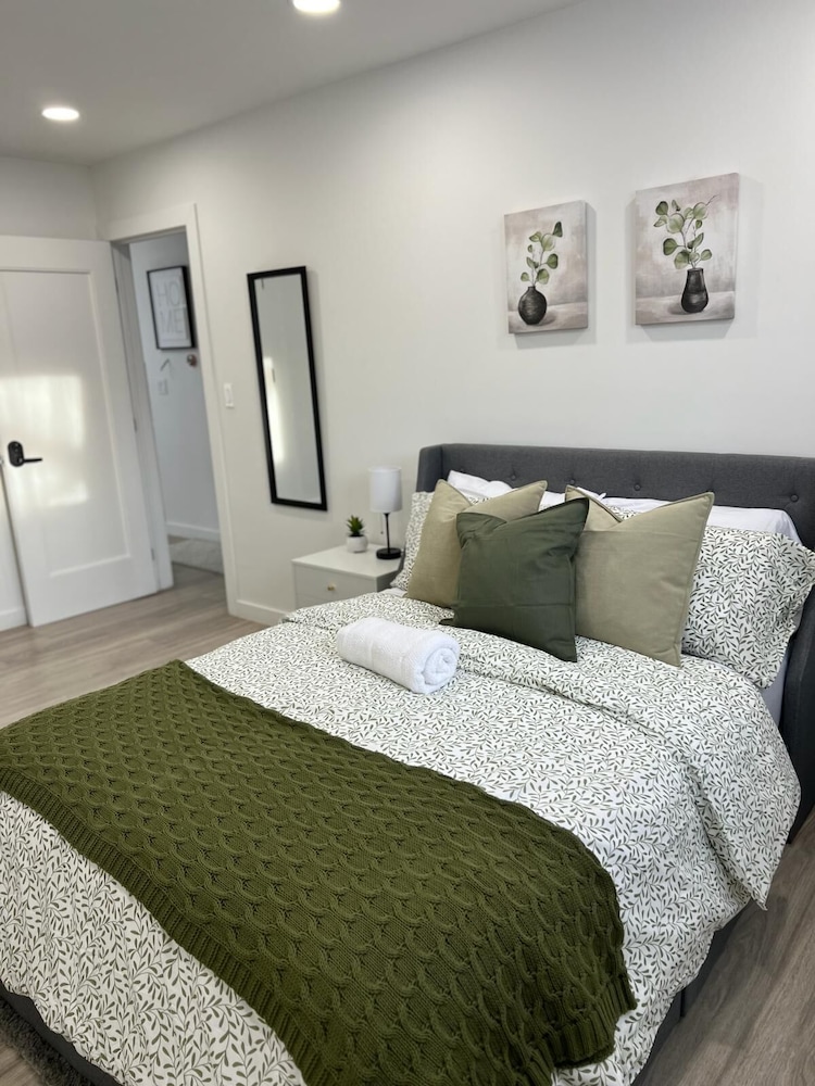 Cozy 3 Bedroom Apartment in the Bronx Throggs neck New York Vrbo