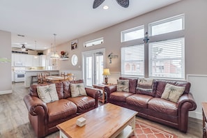 Smart TV, books - Elegant 5BR Home with Beach Access in Port Aransas (Port Aransas)