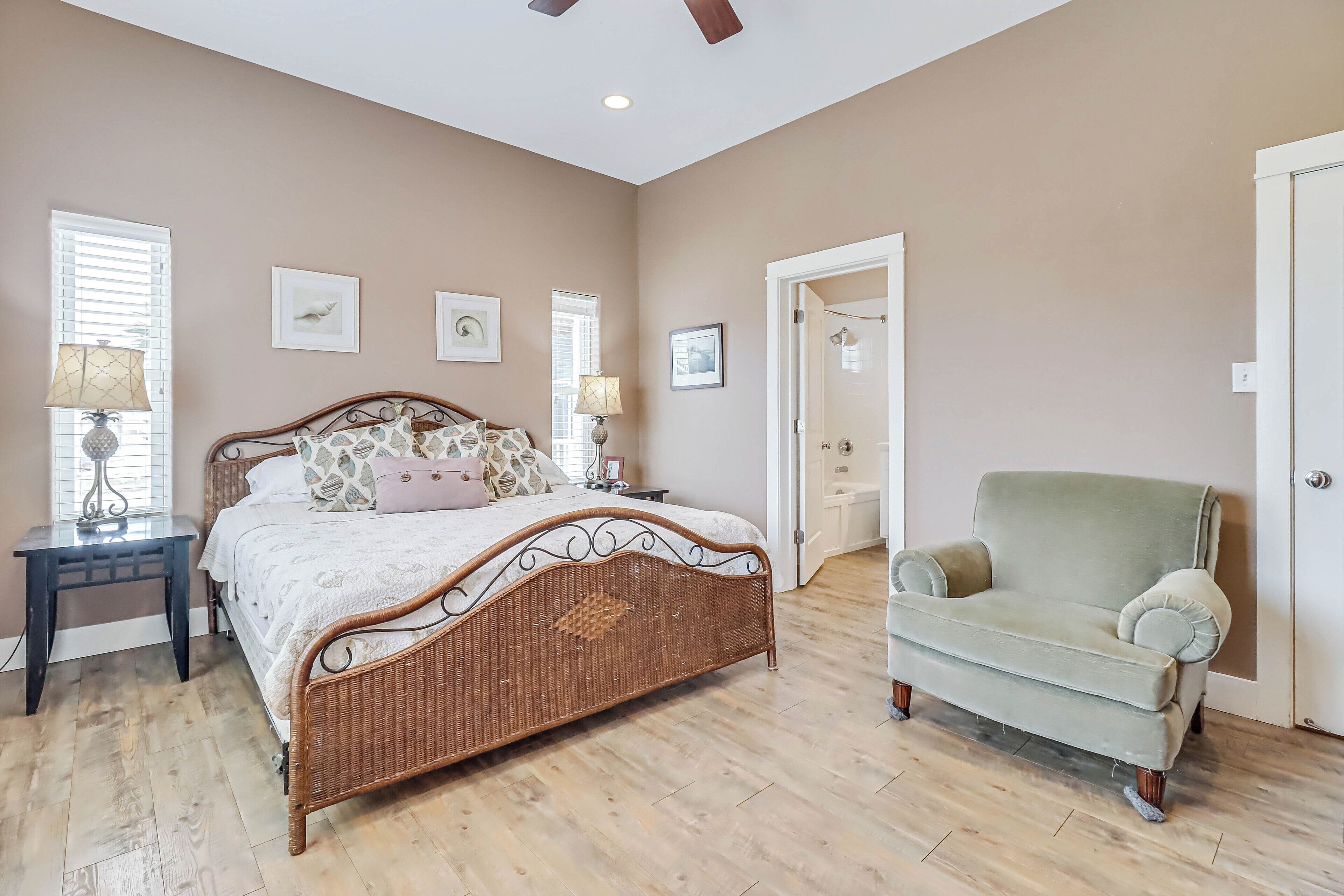 Elegant 5br Home With Beach Access In Port Aransas - Port Aransas, TX
